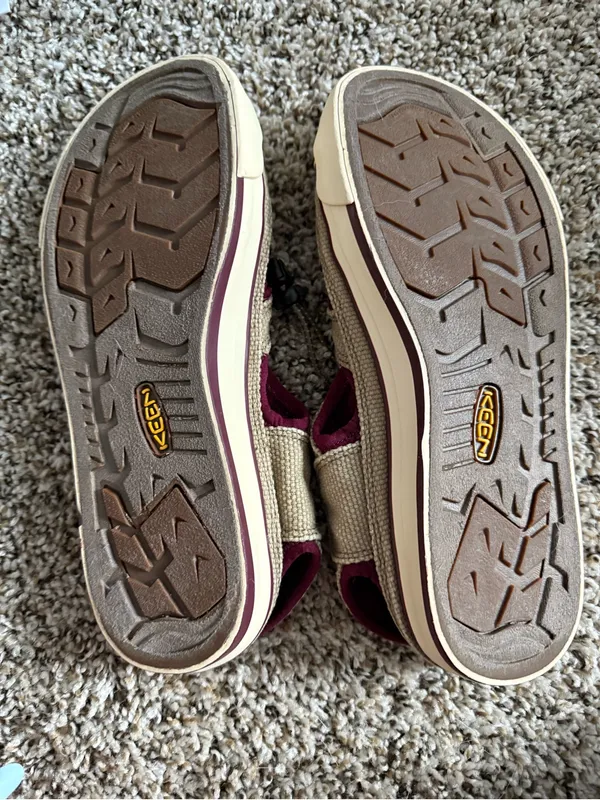 KEEN Women's Beige sandals - Image 2