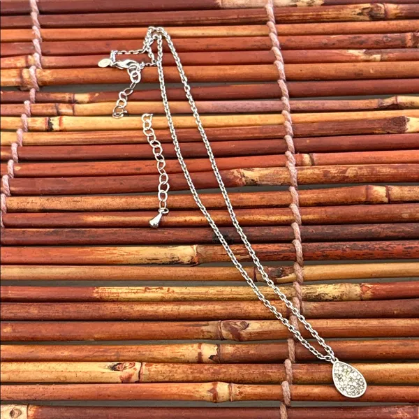 Premier Designs Elegant Silver Teardrop Pendant Necklace 16.5”-20.5” - Image 3