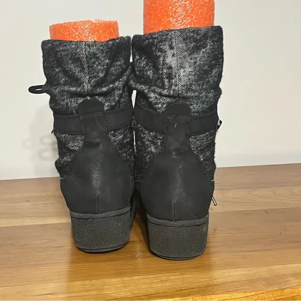 Rocket Dog Size 8 Cuffed‎ Gray & Black Lace-Up Cloth Combat Style Ankle Boots - Image 5