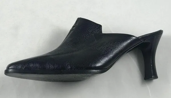 Pienella Blk Point Kitten Heel clog boot Size 7 - Image 2