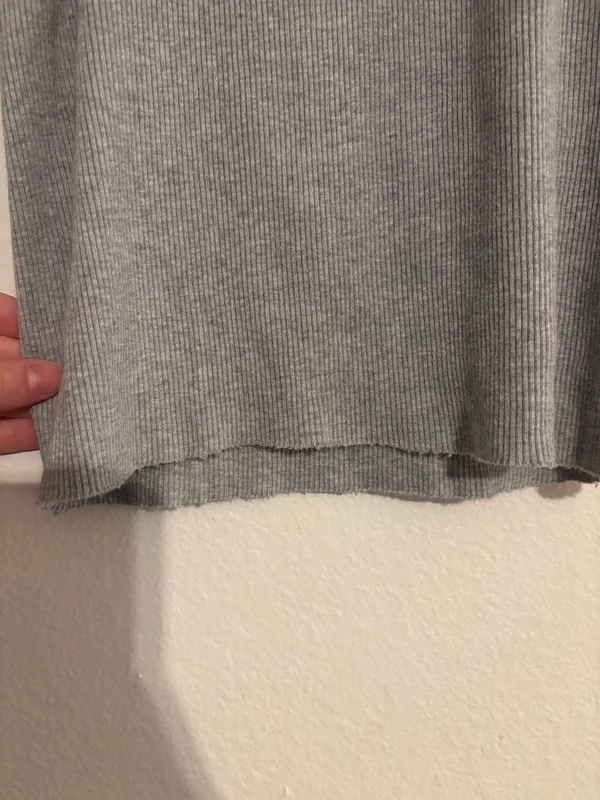 Brandy Melville Grey Ribbed Tank Top - Image 4