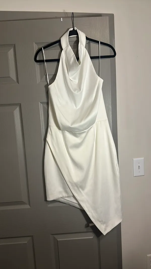 Elliatt Halter White Dress Medium - Image 3