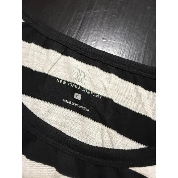 New York & Company Black White Striped Cold Shoulder Top XL NWT - Image 5