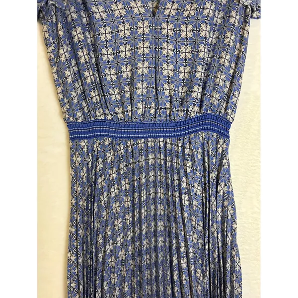 Max Studio Pleated Midi Dress‎ Womens XS Blue Geometric Flutter Sleeve Smocked - Image 2