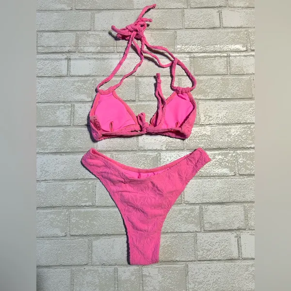 KB Kinis Pink Flower Textured Bikini Set Size Small - Image 2