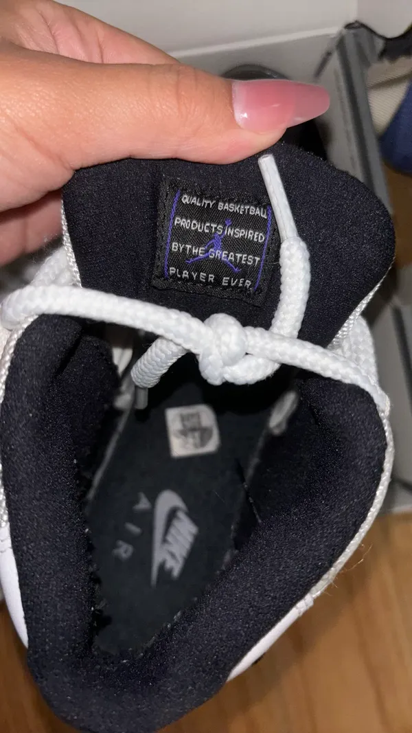 Air Jordan 11s - Image 6
