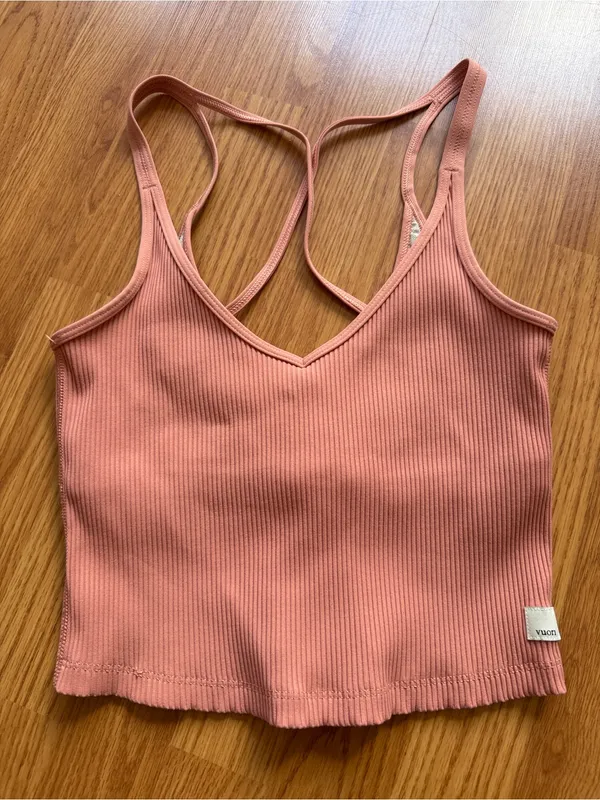 Vuori Ribbed Crop Tank Size Small - Image 4