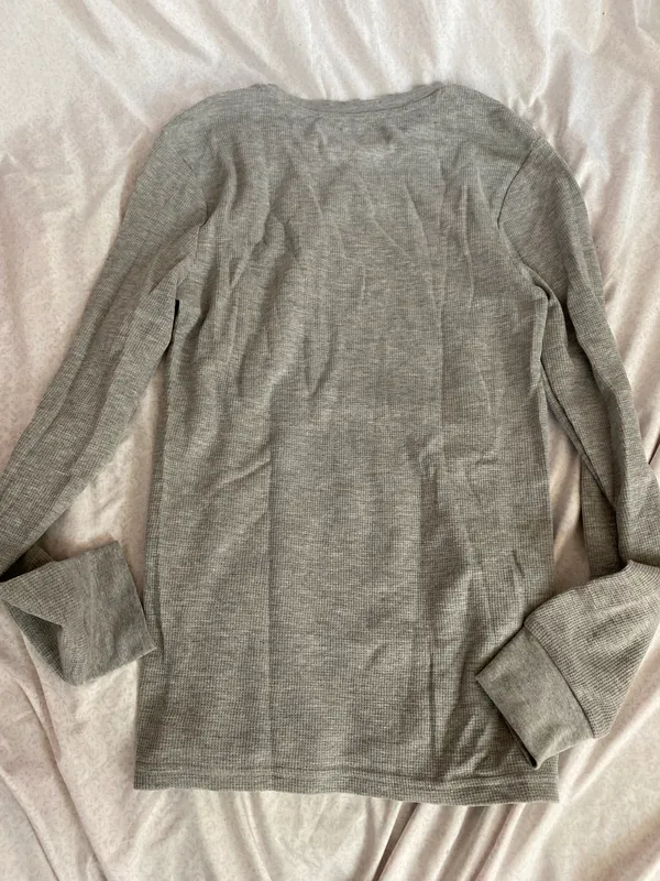 gray long sleeve shirt - Image 5