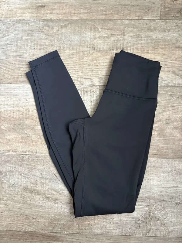 Lululemon Wunder Train High-Rise Tight in Black in Sz4 - Image 2