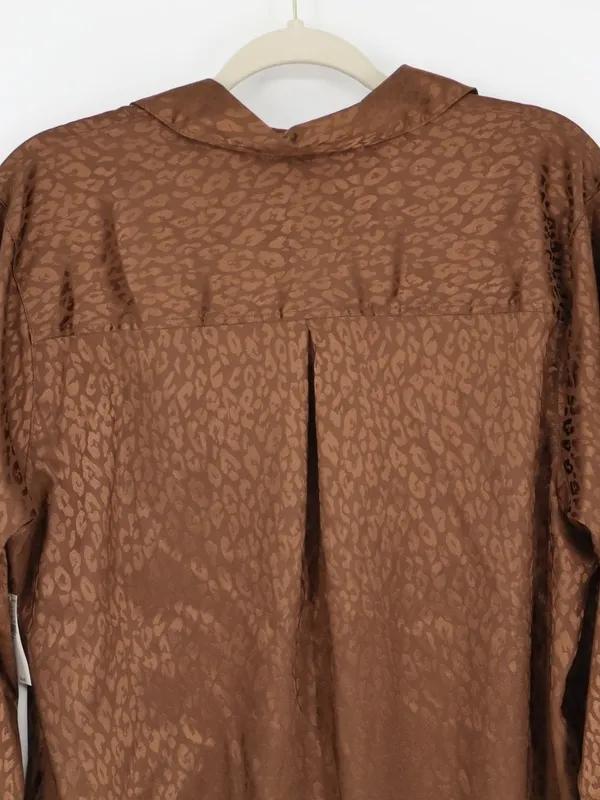 Old Navy Satin Boyfriend Shirt Women’s Medium Espresso Leopard Jacquard NWT - Image 12
