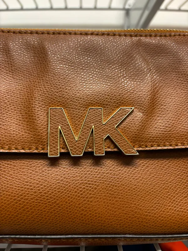 Crossbody - Image 2