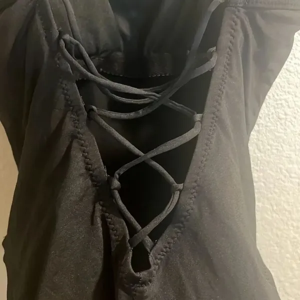 ✨Shade & Shore Women's Scoop Neck Low Criss Cross Back Sz Medium One-Piece✨ - Image 5