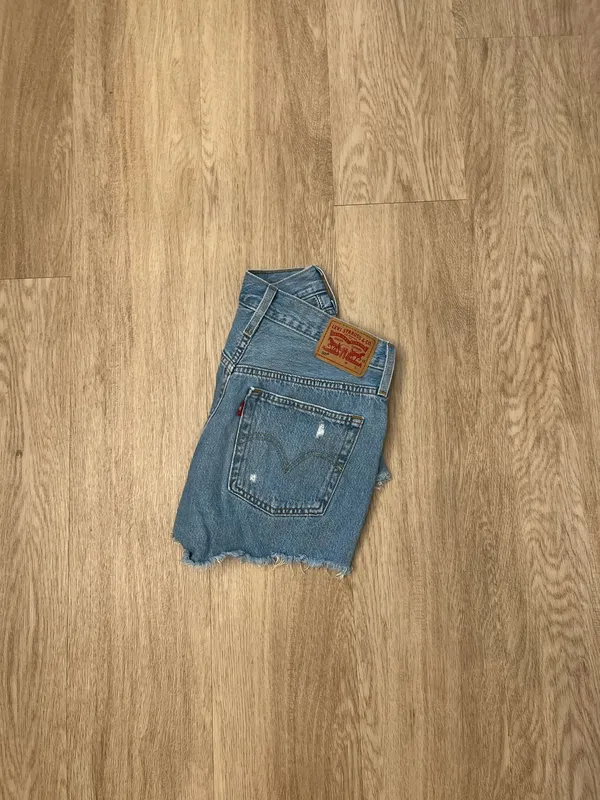 levi’s jean shorts - Image 3