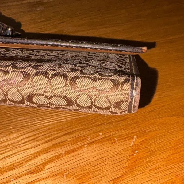 Y2K Vintage Coach Tan Monogram Snap Wallet - Image 6
