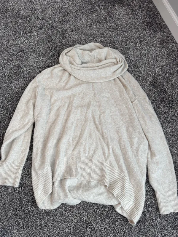 American eagle sweater - Image 2