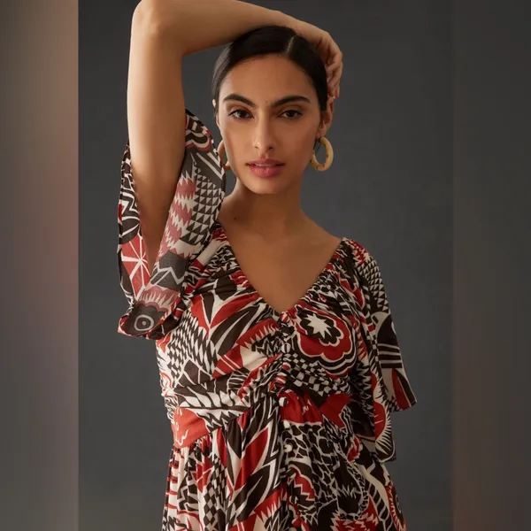 👗🌟Anthropologie Tiered Maxi Dress XS Boho Cutout Flutter Sleeve Red Black Print - Image 2