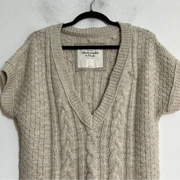 Abercrombie & Fitch Y2K Cable Knit Short Sleeve V-Neck Sweater Bella Preppy - Image 2