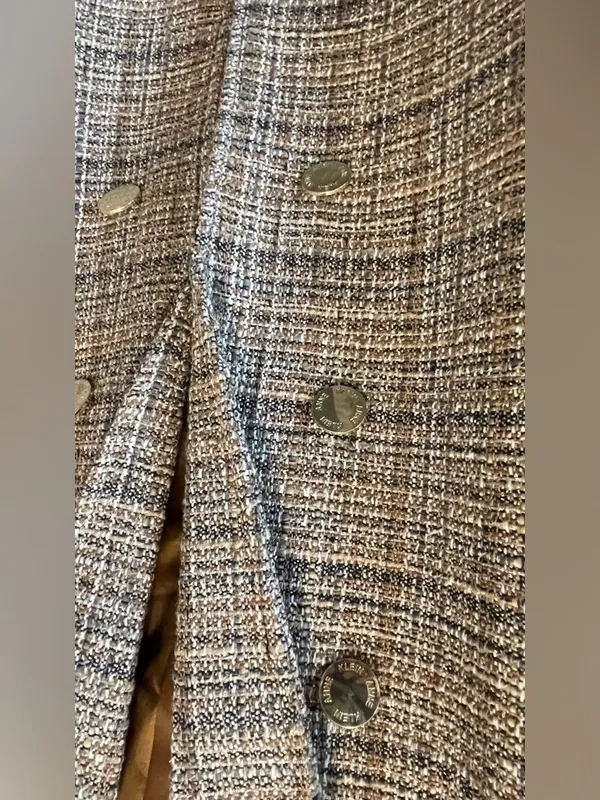 Anne Klein Brown & Cream Tweed Jacket with Gold Lining - Image 4