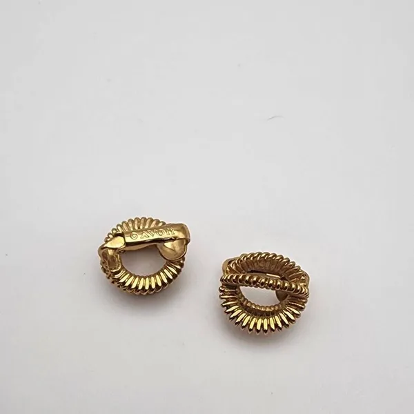 Vintage Avon Gold Tone Double Layer Round Clip-On Earrings - Image 5