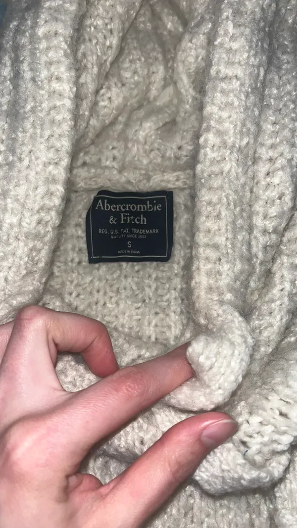 Cream Abercrombie and Fitch sweater with hood - Image 3