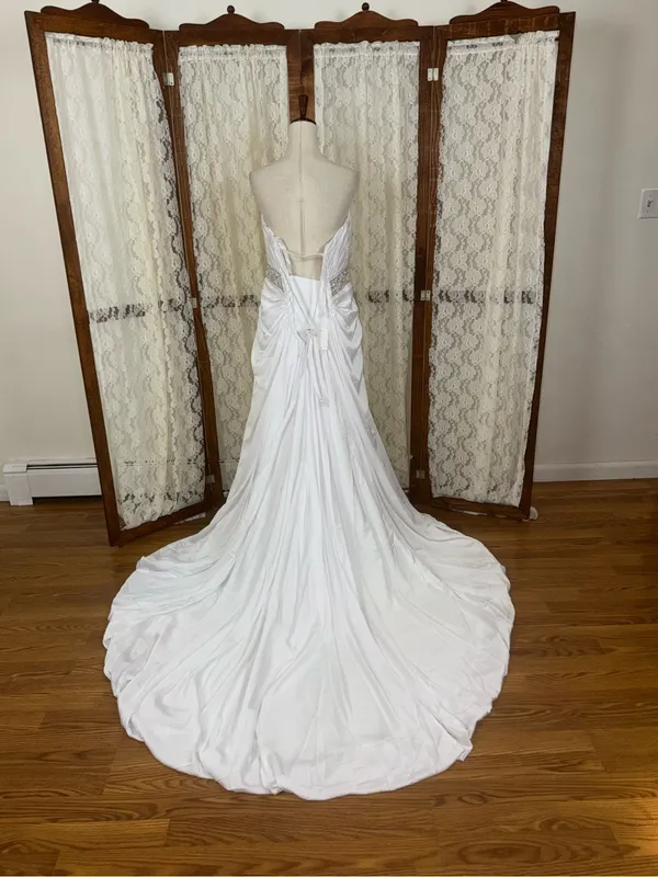 Gorgeous New Jacqueline Exclusive Ruched Drape Wedding Gown - Image 5