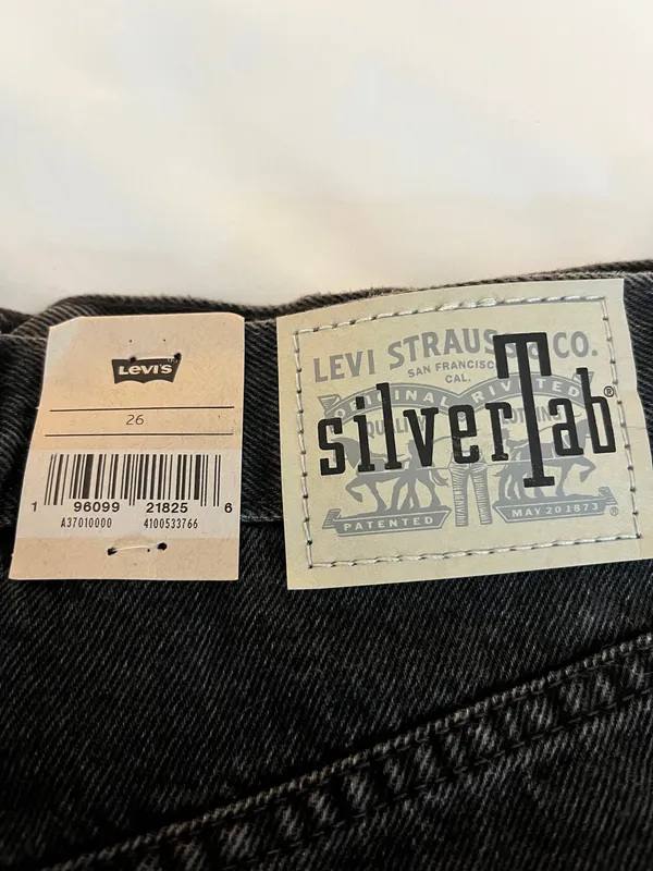Levi’s Mom Shorts - Image 3