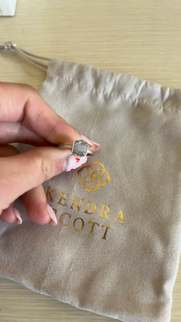 Kendra Scott Size 7 (Can Fit 8) Ring Silver - Image 3