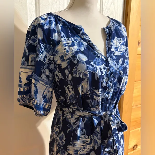 LOFT V-Neck Blue and White Floral Tie-Waist Maxi with slit sides. Size Small - Image 4