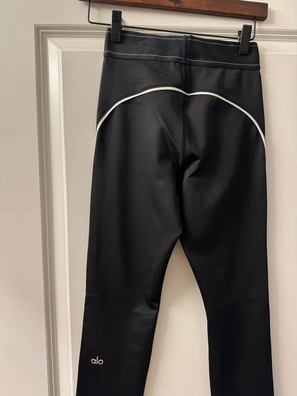 Alo Yoga Black Leggings with White Side Stripes - Image 5