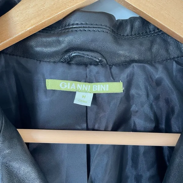 Gianni Bini 100% Leather Motorcycle Jacket Coat Zip Up Black Women's Size Medium - Image 7