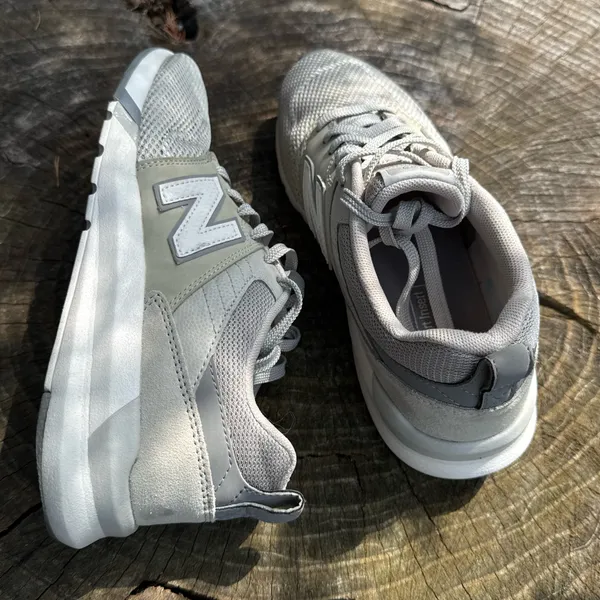 Women New Balance 009v1 Running Shoes Lace-Up, Low Top, Light Cliff Grey size 8.5 - Image 5