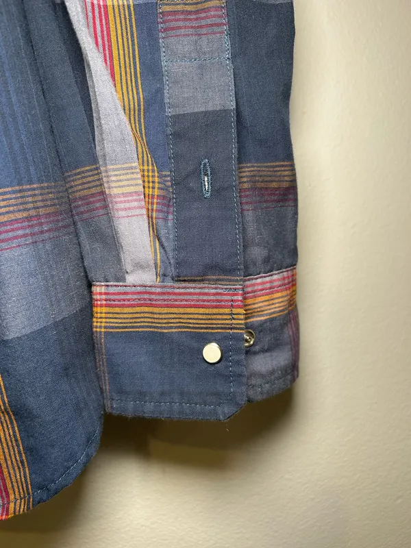 Levi’s Strauss & Co Flannel Men’s Shirt - Image 6