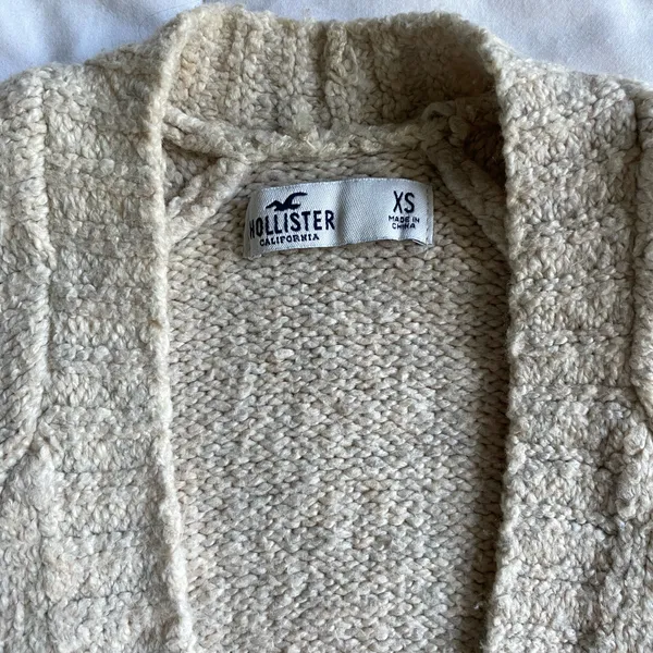 Hollister Cream Cardigan size XS - Image 2