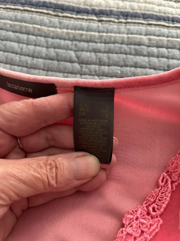 Liz Claiborne Women's Long Sleeve V-Neck Pink Velvet Top with Lace Trim Size S - Image 3