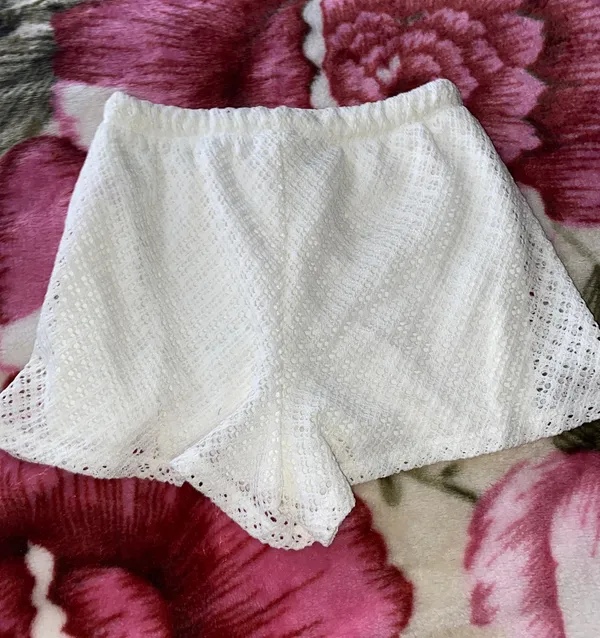 White Shorts - Image 3