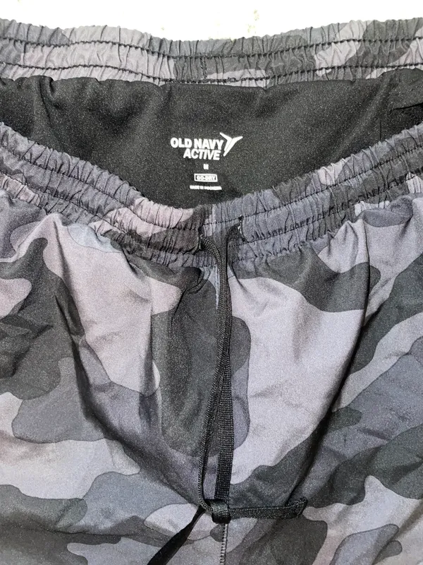 Old Navy Active Shorts - Image 3