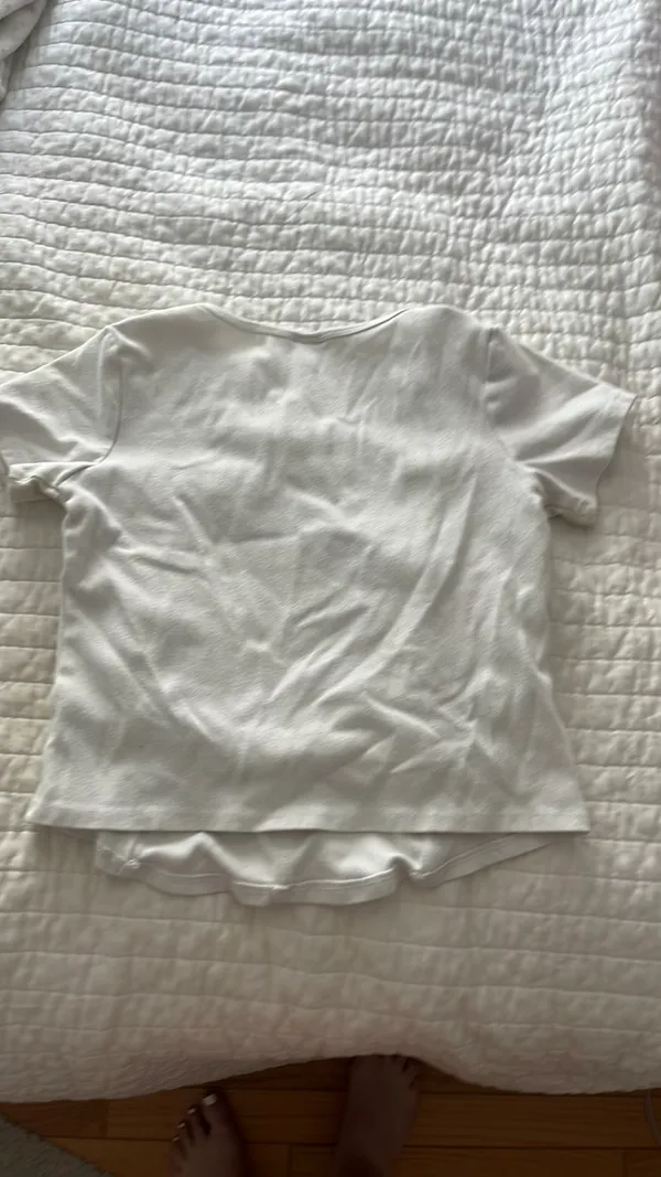 White t shirt - Image 2