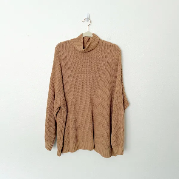 [American Eagle] Tan Oversized Boxy Turtleneck Ribbed Knit Sweater Sz Large L/XL - Image 2