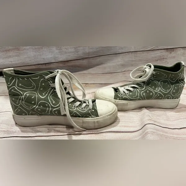 The Smiley® company High-Top green Sneaker size 8 American Eagle. - Image 8