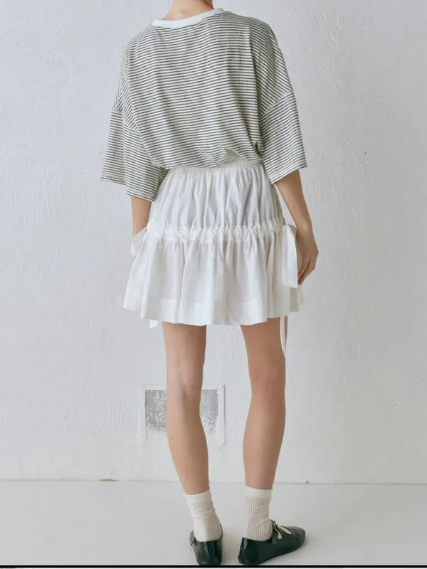 VRG GIRL Lily Elastic Waist White Tiered Mini Skirt with Side Bows - Image 6