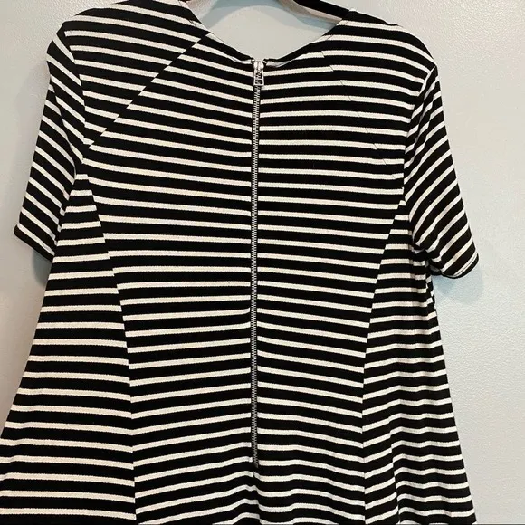 Abercrombie & Fitch Black & White Striped Dress Size M‎ Loose Fit Back Zip - Image 6