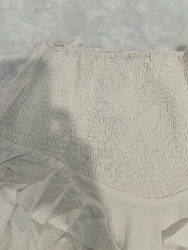 Chaser skirt Size S Has ruffles/ white - Image 3