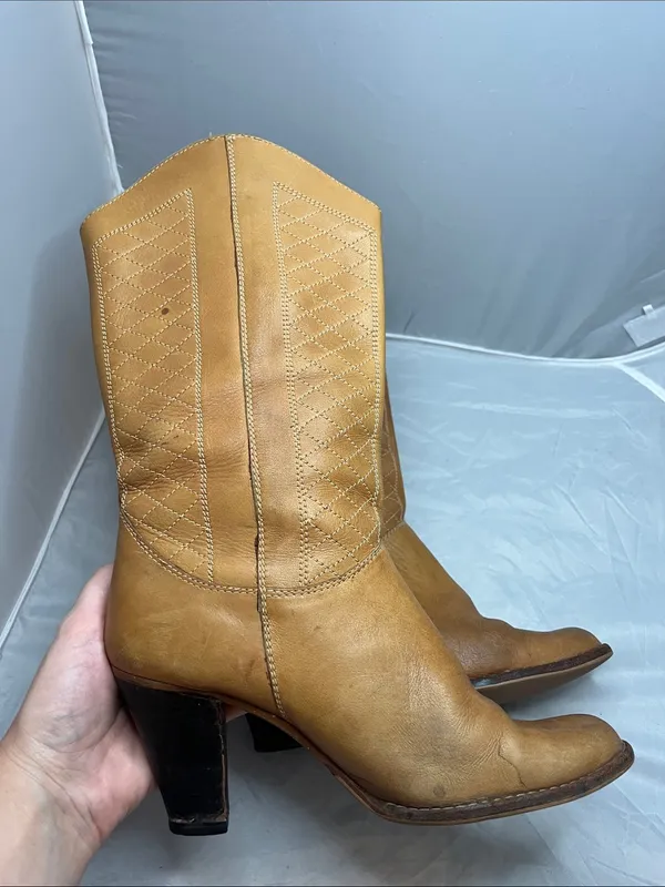 Women's 80s Vintage Tan Leather Mid-Calf Heeled Western Boots - Size 7B - Image 12