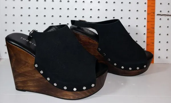 Torrid Studded Wood Wedges Size 9 - Wide - Image 4