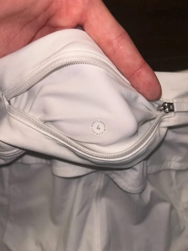 White Lululemon Speed Up 2.5" Low-Rise Lined Shorts 4 - Image 4