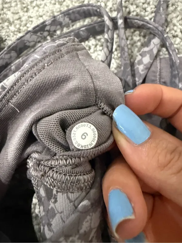 Lululemon sports bra - Image 4