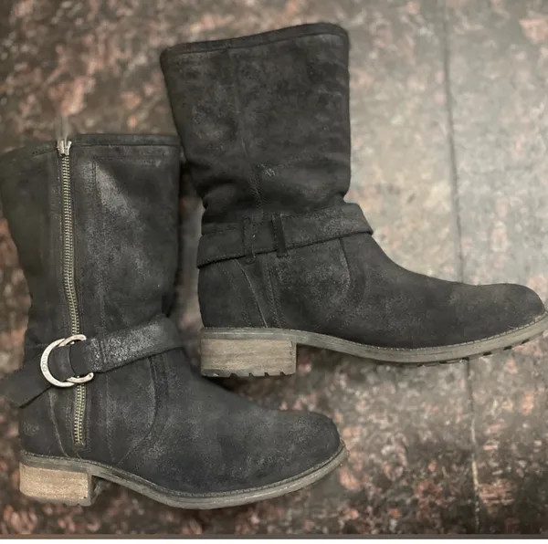 UGG Boots - Image 2