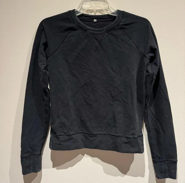 Lululemon All yours Crew in Black size 4 - Image 4