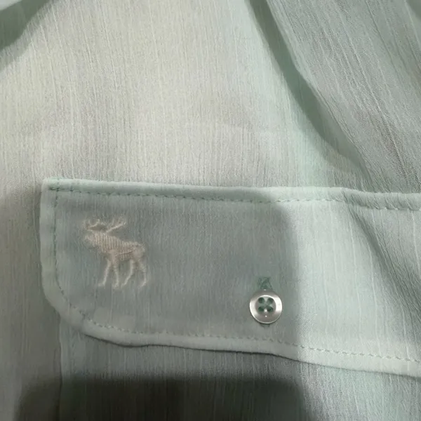 Abercrombie and fitch sheer button up size medium - Image 4
