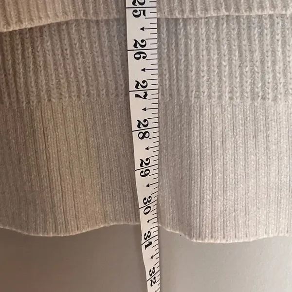 Athleta Ribbed V-Neck Sweater Cream Oatmeal High Low‎ Side Slit Size Small - Image 10